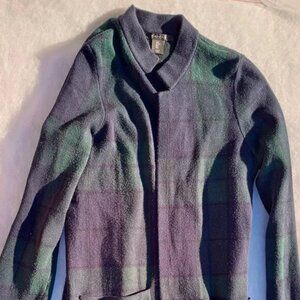 A warm and elongated TAHARI cardigan